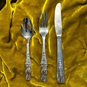 Vintage Oneida Peter rabbit 3 piece set spoon fork and knife.